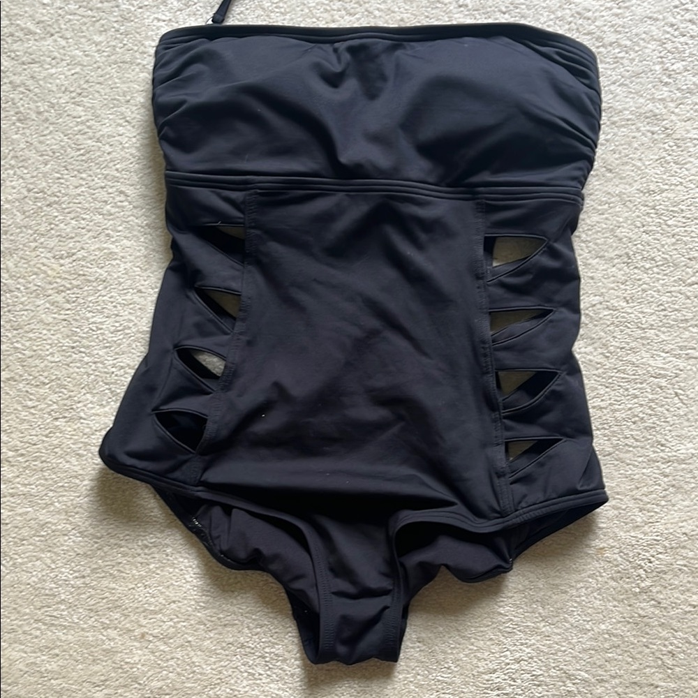 Carmen Marc Valvo Black One Piece Swimsuit